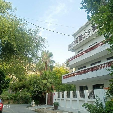 Oyo Metro View Residency Near Snow World Hotel Noida Buitenkant foto